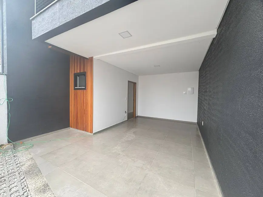 Foto 2 de Sobrado com 3 quartos à venda, 122m2 em Centro, Balneario Barra Do Sul - SC