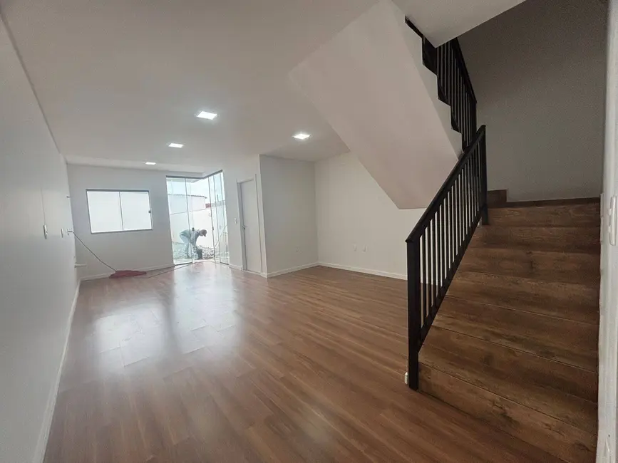 Foto 4 de Sobrado com 3 quartos à venda, 122m2 em Centro, Balneario Barra Do Sul - SC