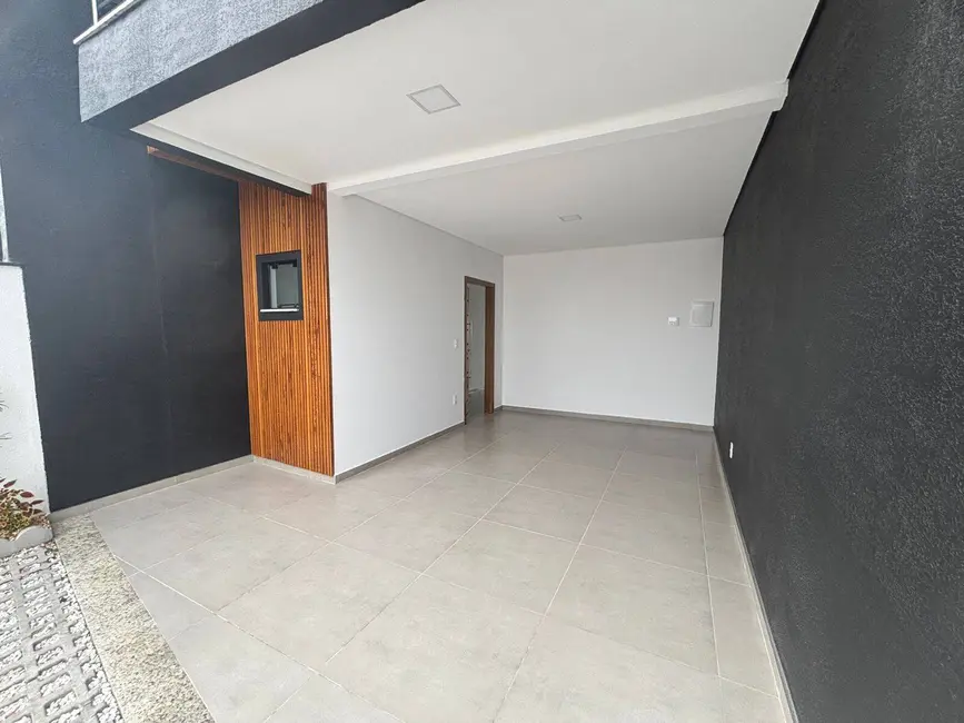 Sobrado com 3 quartos à venda, 122m2 em Centro, Balneario Barra Do Sul - SC - imagem 2 Foto 2 de Sobrado com 3 quartos à venda, 122m2 em Centro, Balneario Barra Do Sul - SC