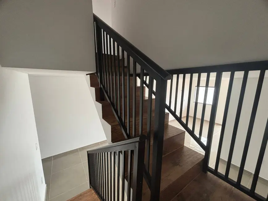 Foto 6 de Sobrado com 3 quartos à venda, 122m2 em Centro, Balneario Barra Do Sul - SC