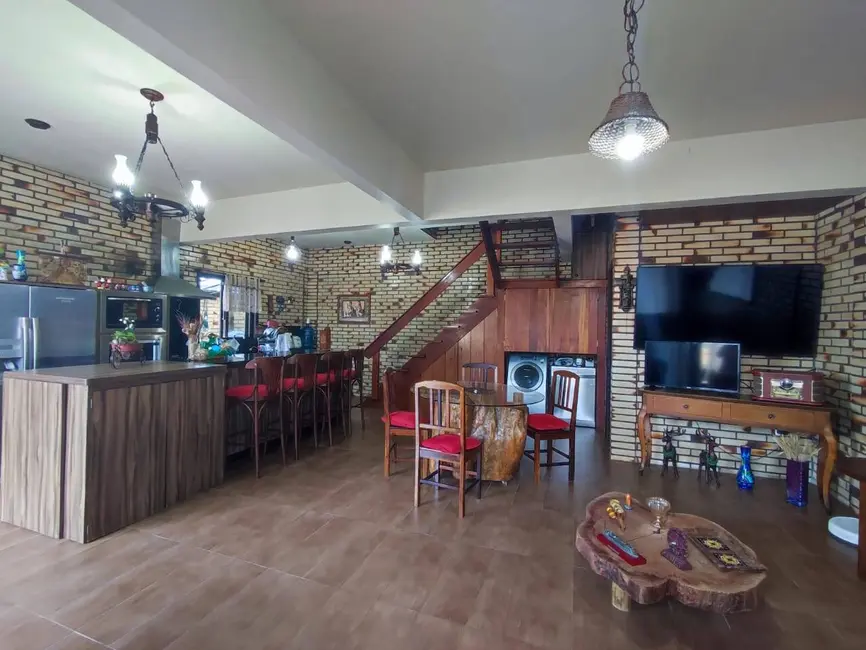 Foto 3 de Casa com 3 quartos à venda, 143m2 em Centro, Balneario Barra Do Sul - SC