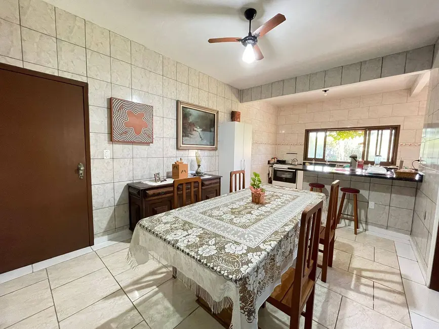 Foto 7 de Casa com 4 quartos à venda, 300m2 em Balneario Barra Do Sul - SC