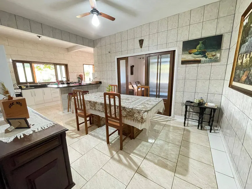 Foto 8 de Casa com 4 quartos à venda, 300m2 em Balneario Barra Do Sul - SC