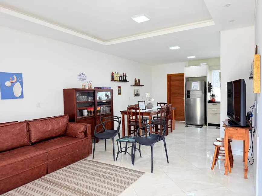 Sobrado com 3 quartos à venda, 121m2 em Balneario Barra Do Sul - SC - imagem 5 Foto 5 de Sobrado com 3 quartos à venda, 121m2 em Balneario Barra Do Sul - SC