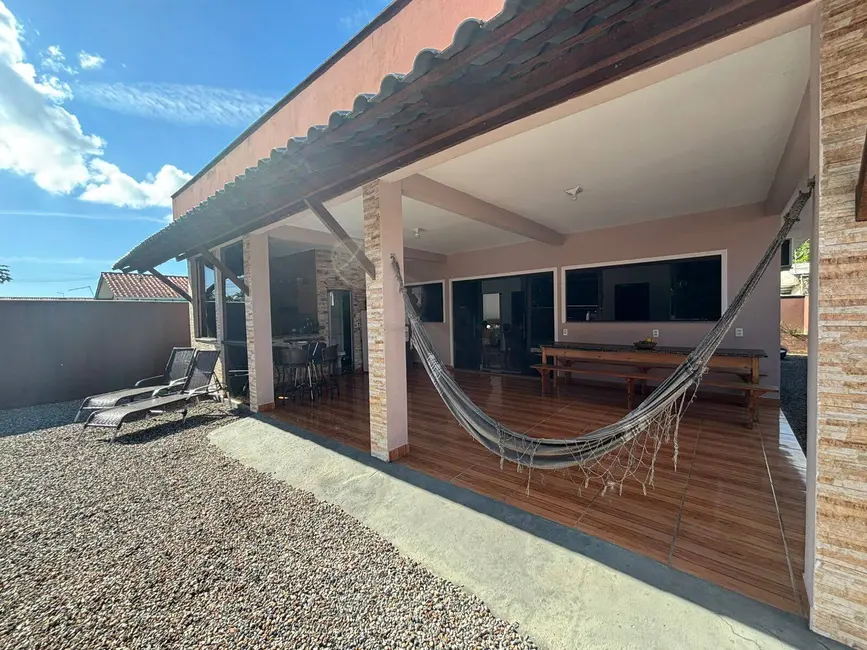 Foto 1 de Casa com 3 quartos à venda, 338m2 em Balneario Barra Do Sul - SC