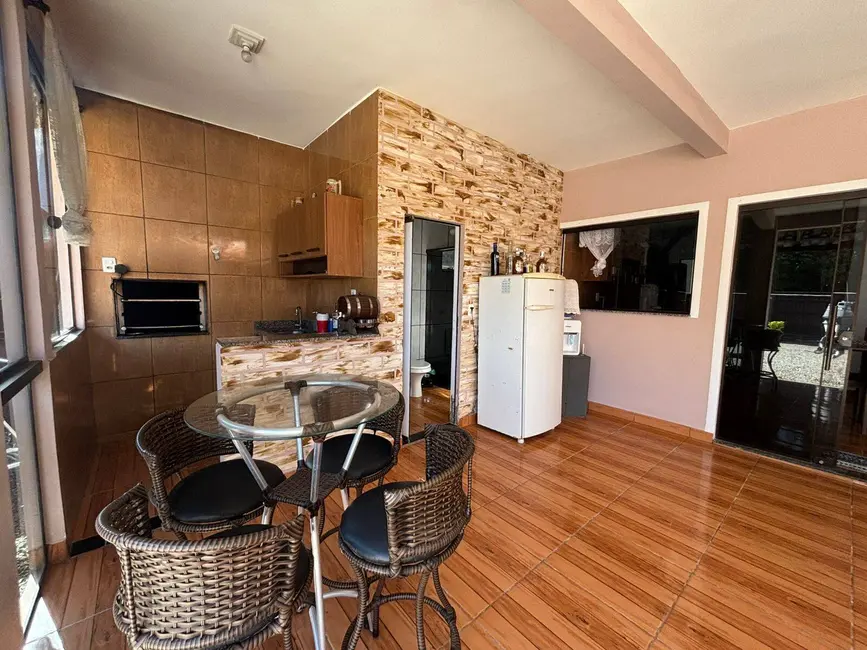 Foto 4 de Casa com 3 quartos à venda, 338m2 em Balneario Barra Do Sul - SC
