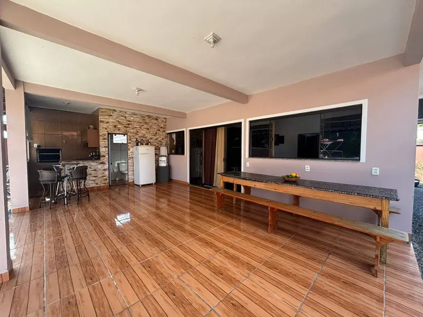 Foto 3 de Casa com 3 quartos à venda, 338m2 em Balneario Barra Do Sul - SC