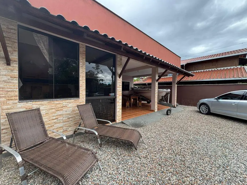 Foto 2 de Casa com 3 quartos à venda, 338m2 em Balneario Barra Do Sul - SC