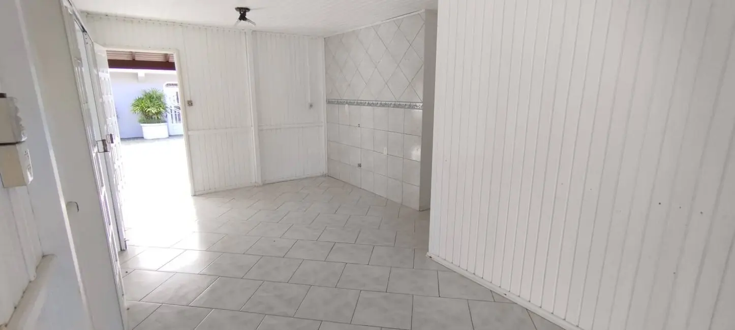 Foto 9 de Casa com 3 quartos à venda, 145m2 em Balneario Barra Do Sul - SC