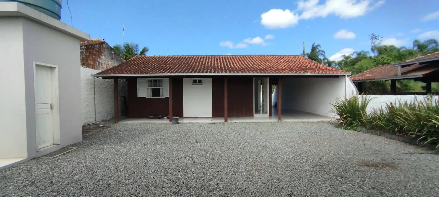 Foto 1 de Casa com 3 quartos à venda, 145m2 em Balneario Barra Do Sul - SC
