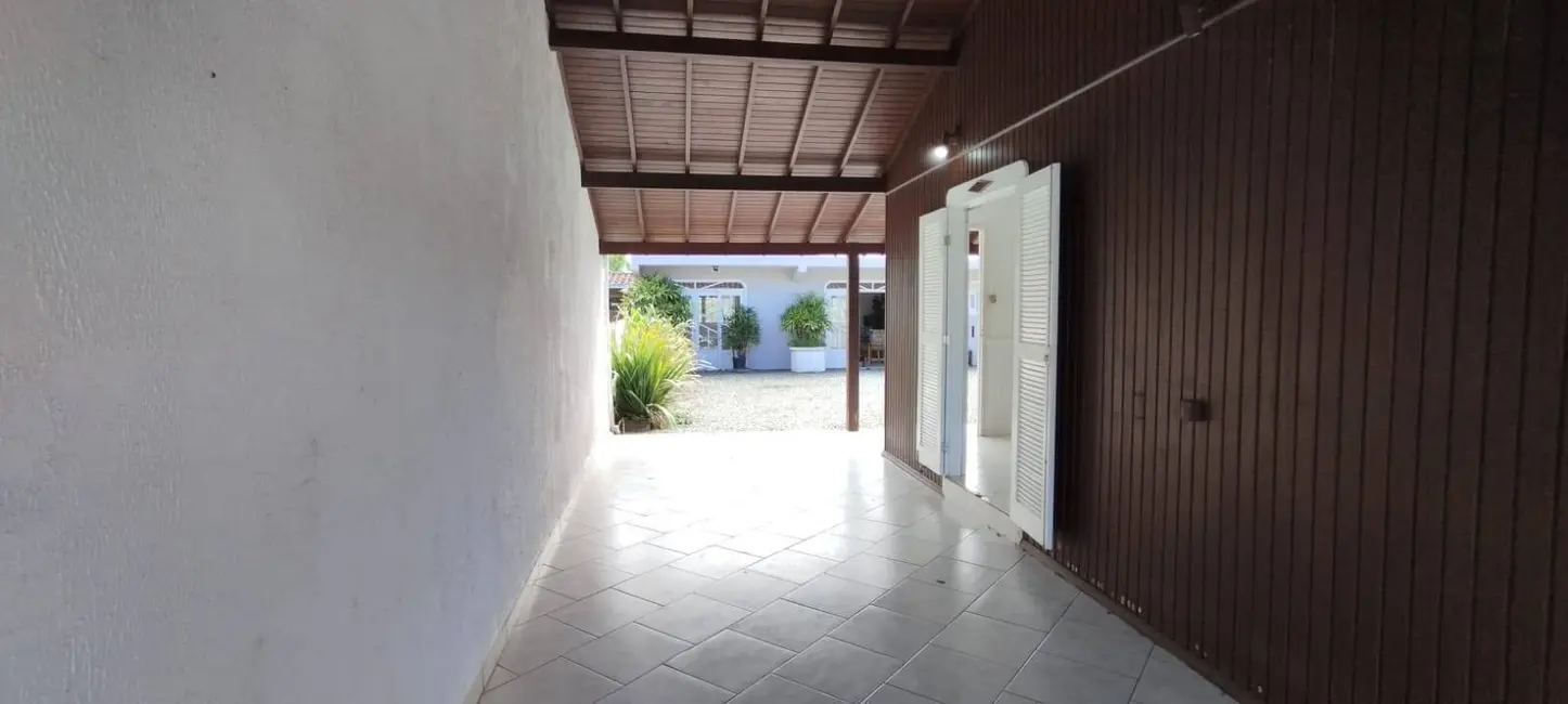 Foto 6 de Casa com 3 quartos à venda, 145m2 em Balneario Barra Do Sul - SC