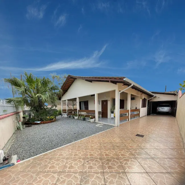 Foto 2 de Casa com 4 quartos à venda, 364m2 em Balneario Barra Do Sul - SC