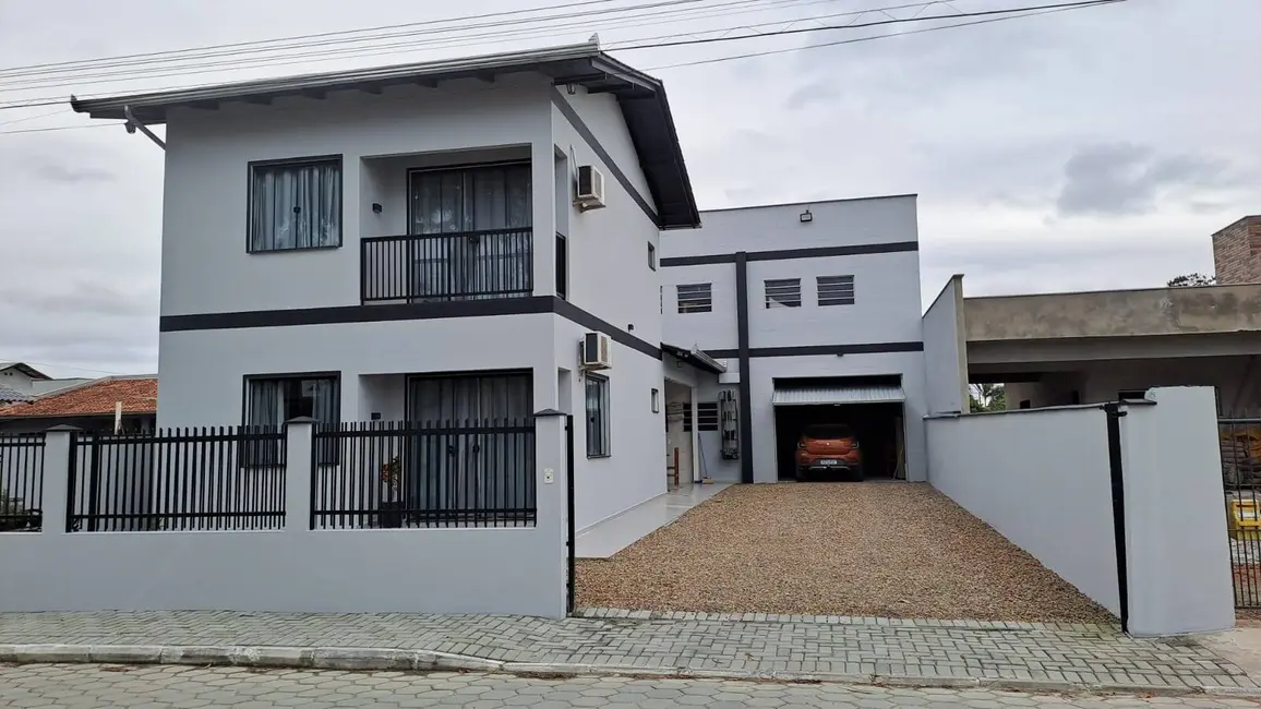 Foto 1 de Casa com 4 quartos à venda, 464m2 em Balneario Barra Do Sul - SC
