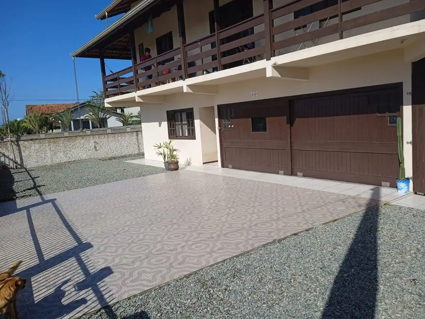 Foto 3 de Casa com 4 quartos à venda, 200m2 em Balneario Barra Do Sul - SC