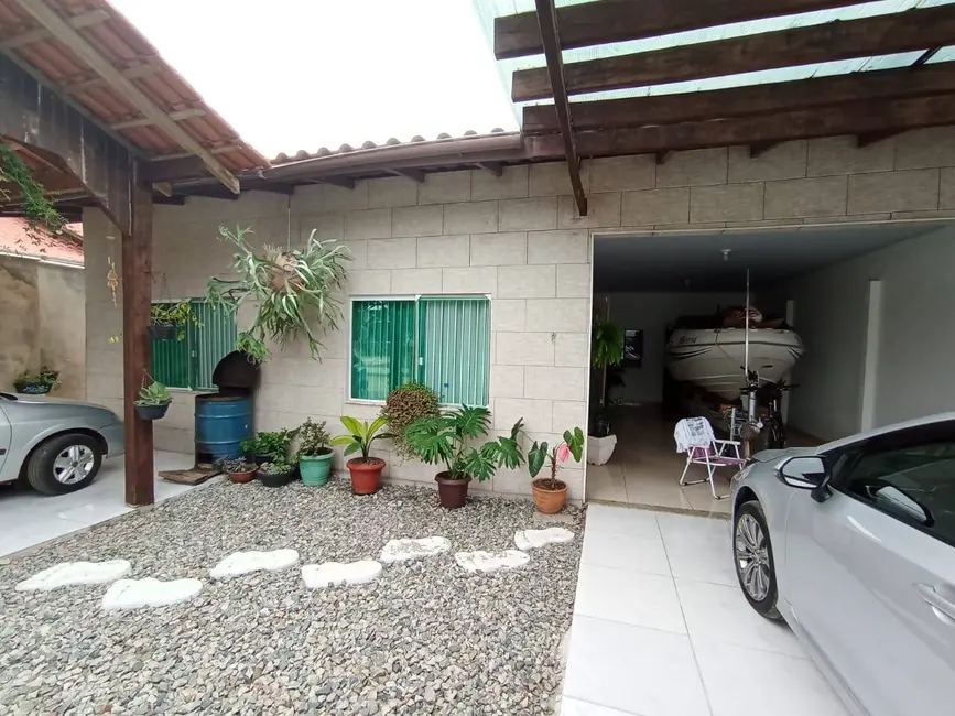 Casa com 4 quartos à venda, 247m2 em Balneario Barra Do Sul - SC - imagem 4 Foto 4 de Casa com 4 quartos à venda, 247m2 em Balneario Barra Do Sul - SC