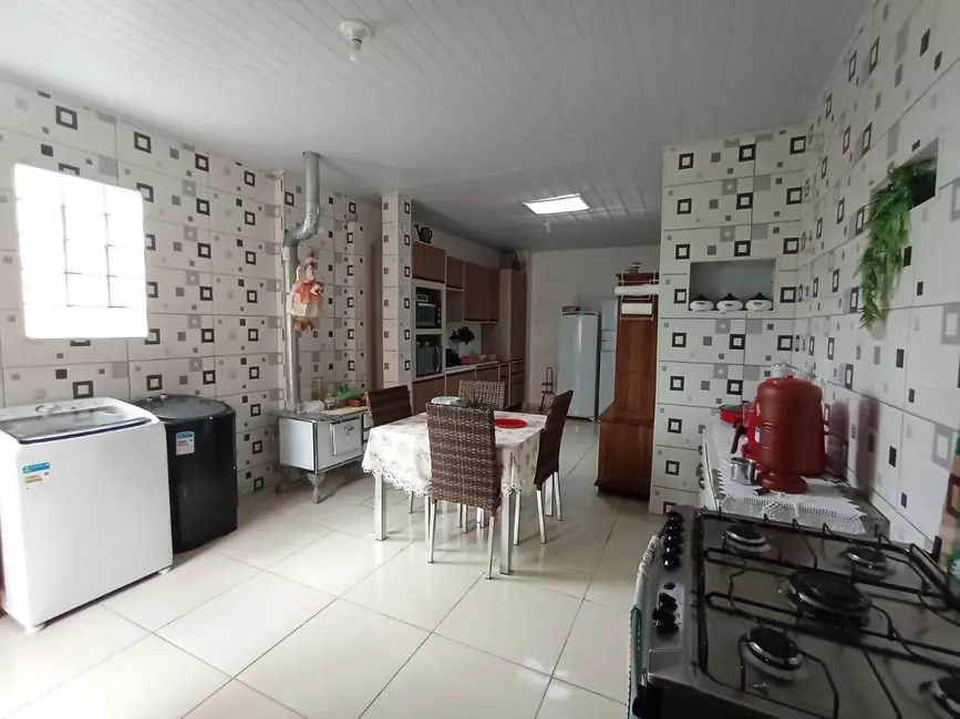 Casa com 4 quartos à venda, 247m2 em Balneario Barra Do Sul - SC - imagem 6 Foto 6 de Casa com 4 quartos à venda, 247m2 em Balneario Barra Do Sul - SC