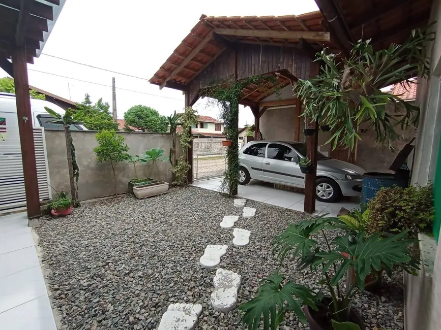 Casa com 4 quartos à venda, 247m2 em Balneario Barra Do Sul - SC - imagem 1 Foto 1 de Casa com 4 quartos à venda, 247m2 em Balneario Barra Do Sul - SC