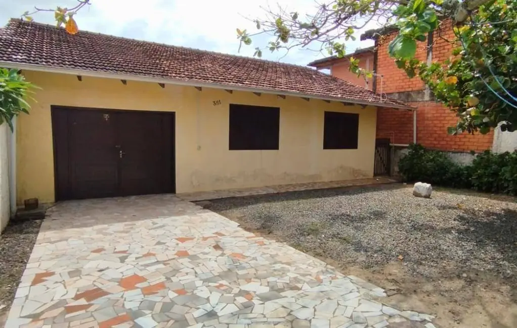 Foto 2 de Casa com 3 quartos à venda, 360m2 em Centro, Balneario Barra Do Sul - SC