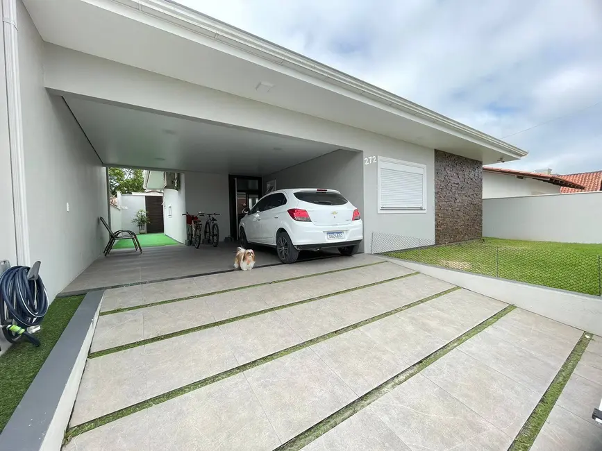 Foto 1 de Casa com 3 quartos à venda, 243m2 em Centro, Balneario Barra Do Sul - SC