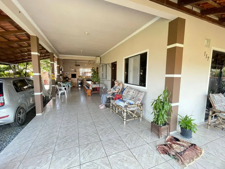 Foto 7 de Casa com 3 quartos à venda, 338m2 em Balneario Barra Do Sul - SC