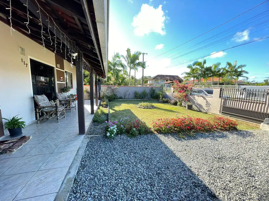 Foto 6 de Casa com 3 quartos à venda, 338m2 em Balneario Barra Do Sul - SC