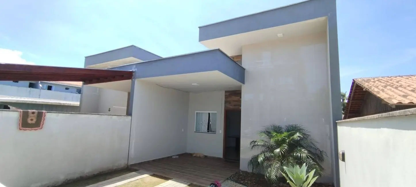 Foto 2 de Casa com 3 quartos à venda, 150m2 em Balneario Barra Do Sul - SC