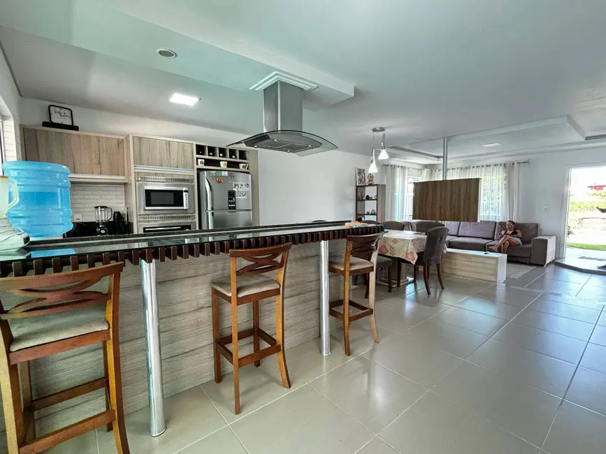 Foto 9 de Sobrado com 5 quartos à venda, 330m2 em Centro, Balneario Barra Do Sul - SC