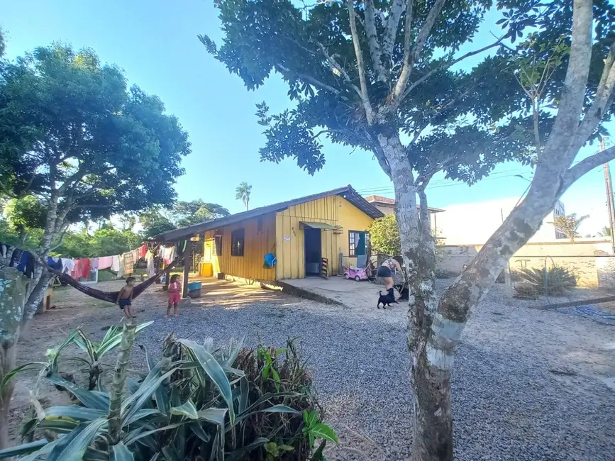 Foto 1 de Casa com 2 quartos à venda, 75m2 em Balneario Barra Do Sul - SC