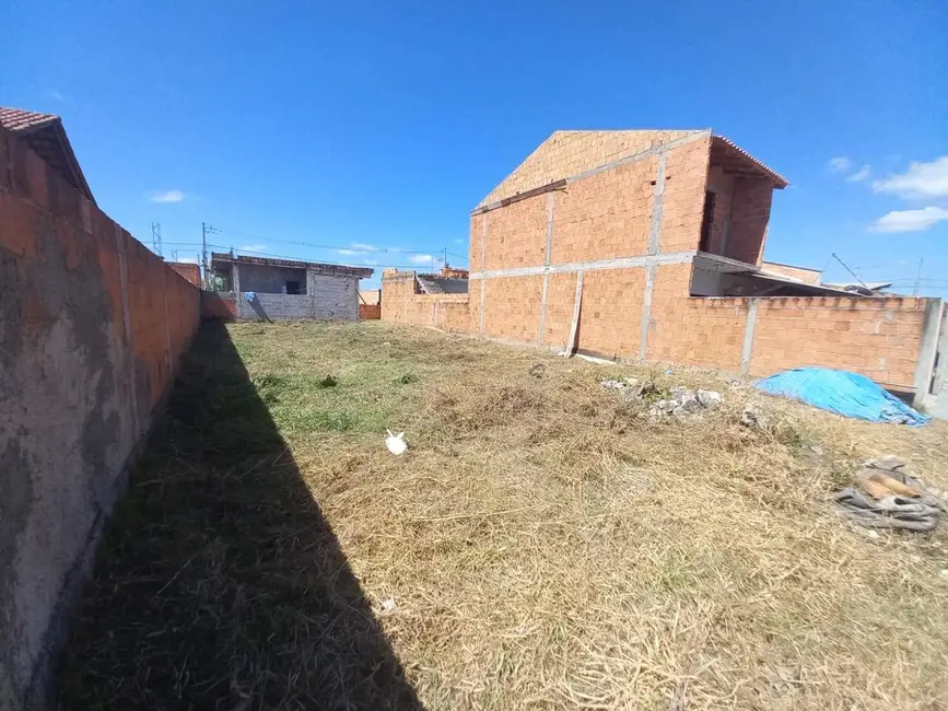 Foto 2 de Terreno / Lote à venda, 240m2 em Araquari - SC