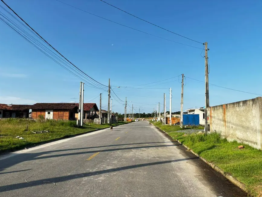 Foto 1 de Terreno / Lote à venda, 240m2 em Araquari - SC