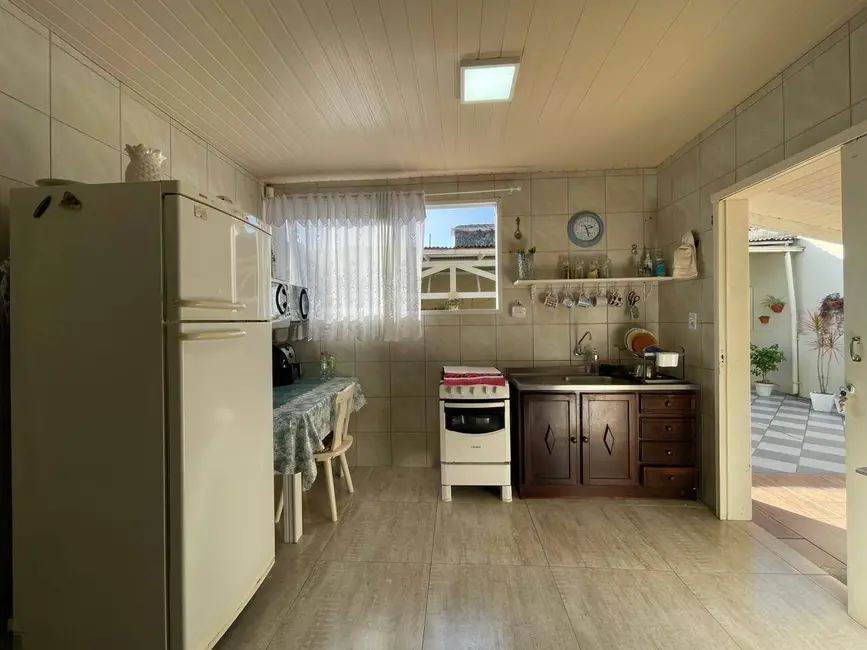Foto 3 de Casa com 2 quartos à venda, 170m2 em Centro, Balneario Barra Do Sul - SC