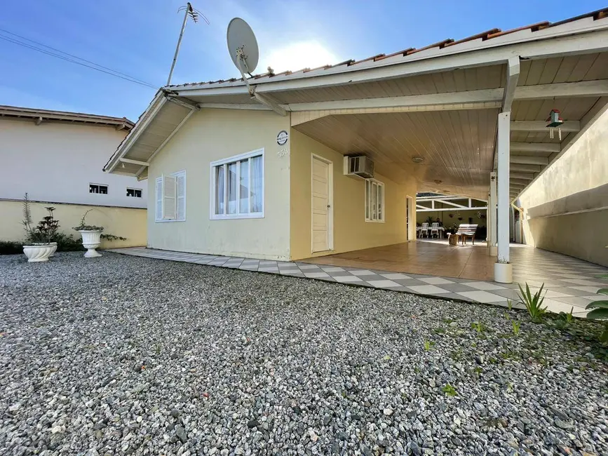 Foto 1 de Casa com 2 quartos à venda, 170m2 em Centro, Balneario Barra Do Sul - SC