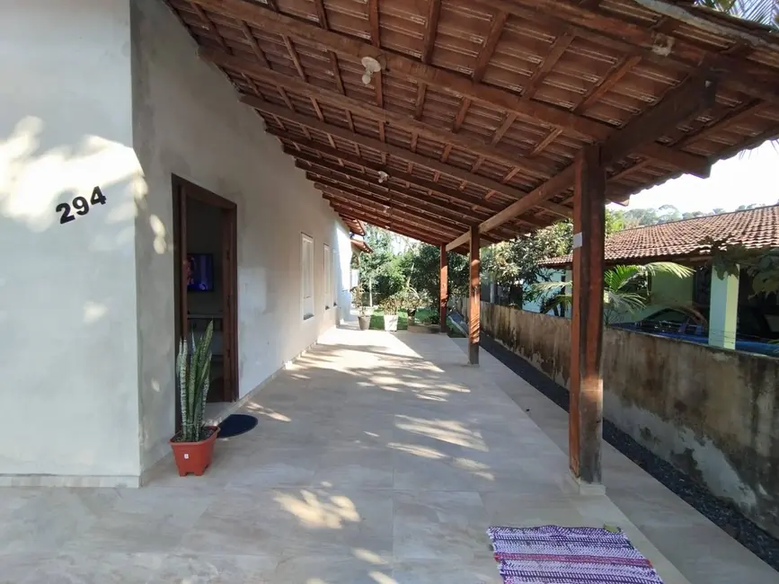 Foto 3 de Casa com 4 quartos à venda, 110m2 em Araquari - SC