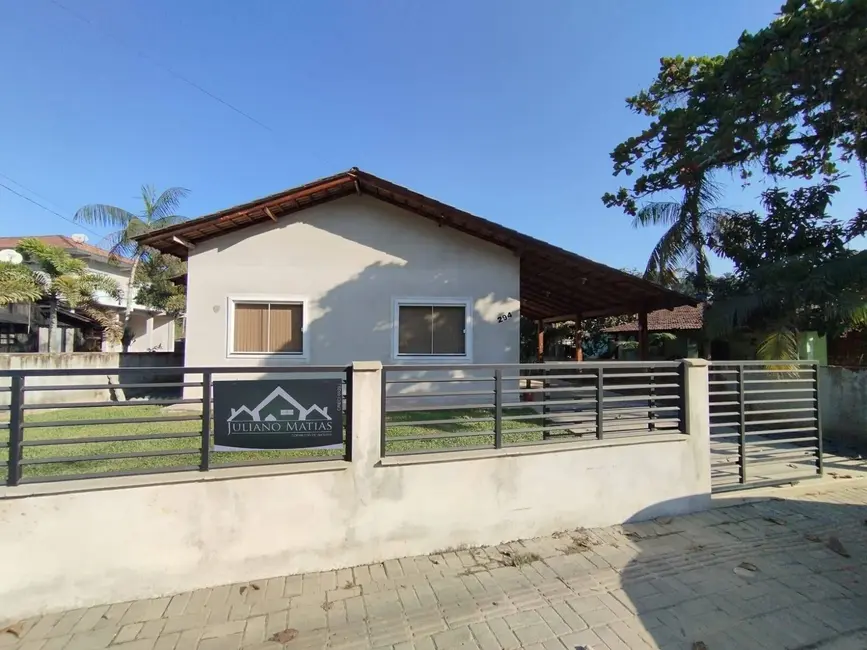 Foto 1 de Casa com 4 quartos à venda, 110m2 em Araquari - SC
