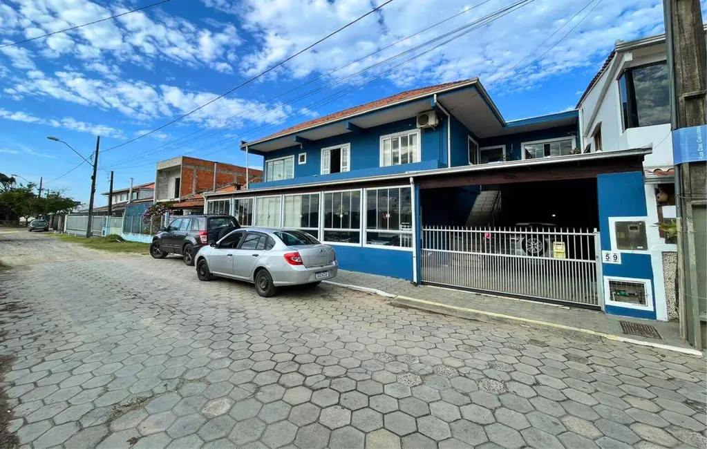 Foto 3 de Casa com 5 quartos à venda, 175m2 em Centro, Balneario Barra Do Sul - SC