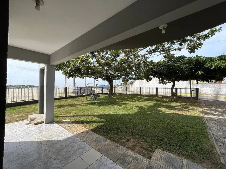 Foto 6 de Casa com 4 quartos à venda, 230m2 em Centro, Balneario Barra Do Sul - SC