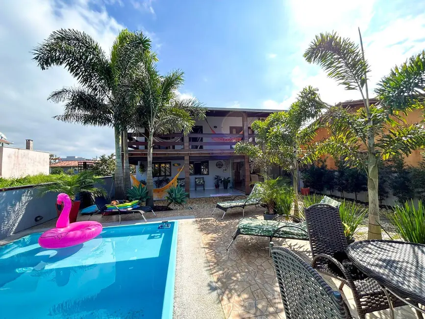 Foto 6 de Sobrado com 3 quartos à venda, 200m2 em Balneario Barra Do Sul - SC