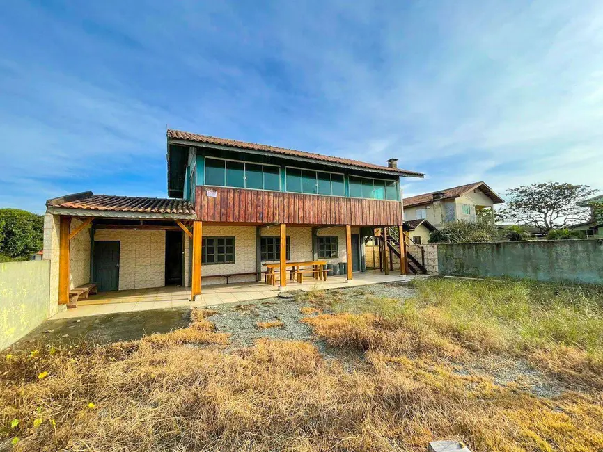 Foto 1 de Casa com 5 quartos à venda, 244m2 em Balneario Barra Do Sul - SC