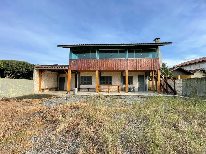 Foto 3 de Casa com 5 quartos à venda, 244m2 em Balneario Barra Do Sul - SC