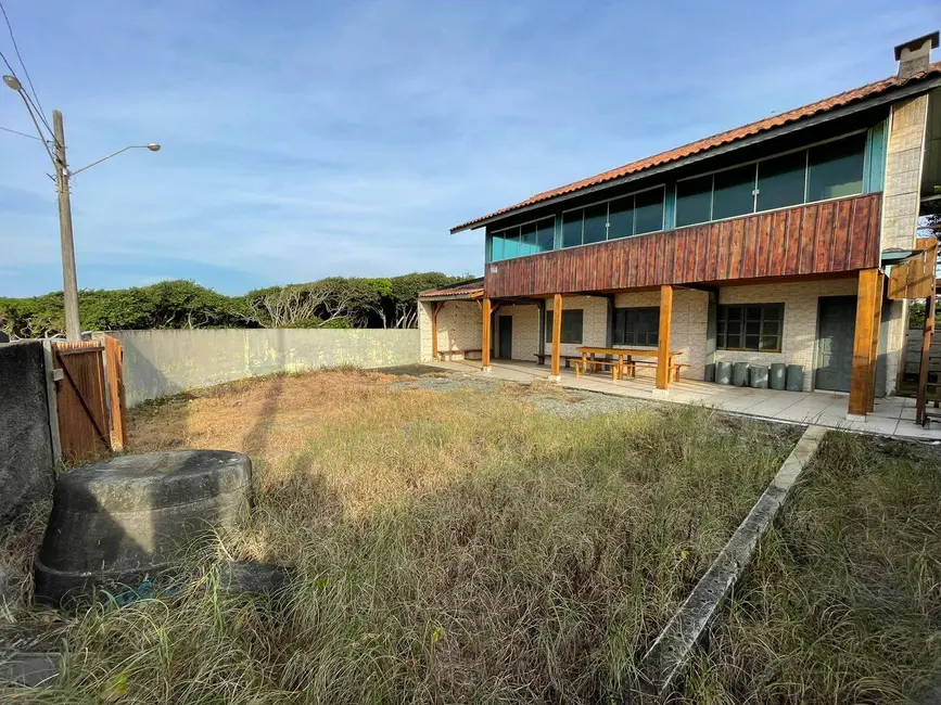 Foto 2 de Casa com 5 quartos à venda, 244m2 em Balneario Barra Do Sul - SC