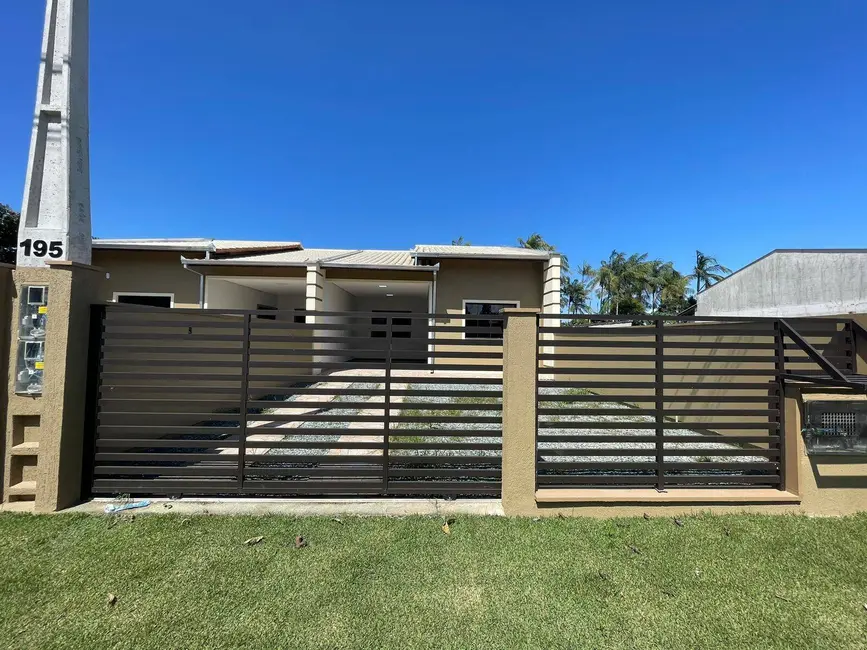 Foto 1 de Casa com 3 quartos à venda, 180m2 em Balneario Barra Do Sul - SC