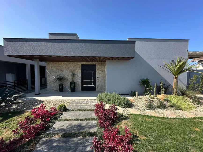 Foto 3 de Casa com 2 quartos à venda, 190m2 em Balneario Barra Do Sul - SC