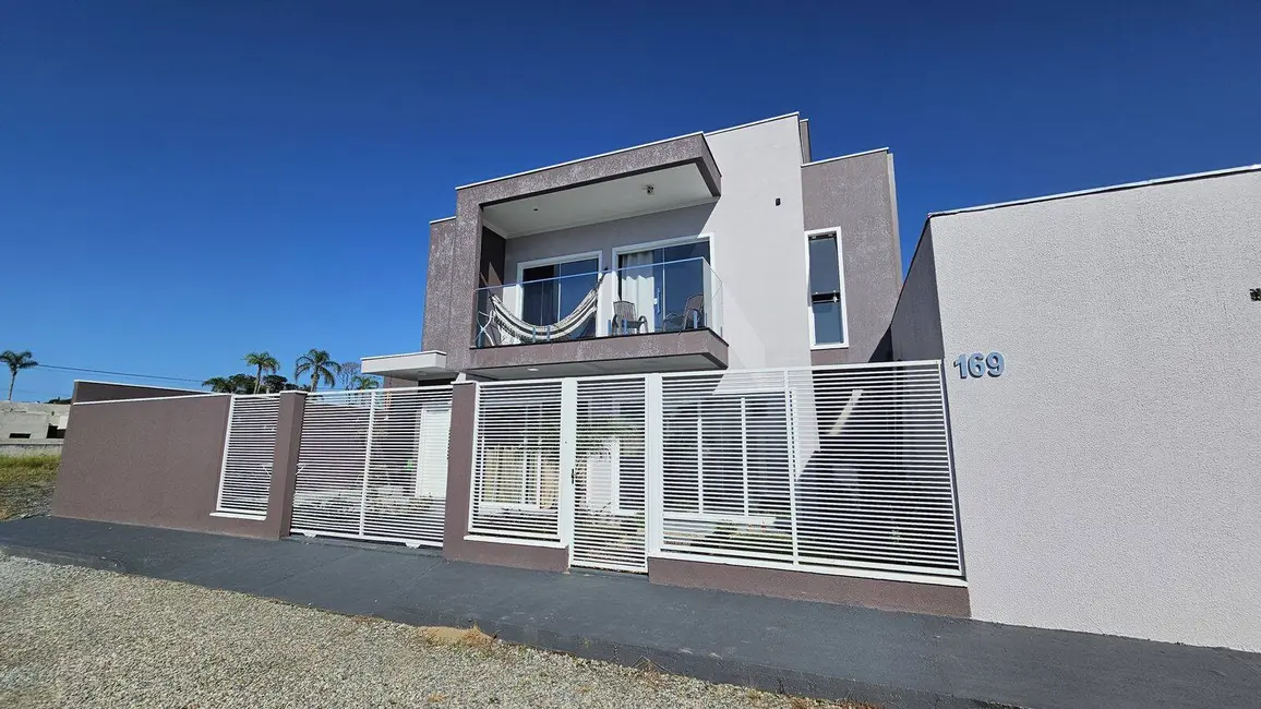Foto 2 de Casa com 3 quartos à venda, 313m2 em Balneario Barra Do Sul - SC