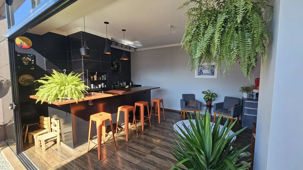 Foto 9 de Casa com 3 quartos à venda, 313m2 em Balneario Barra Do Sul - SC