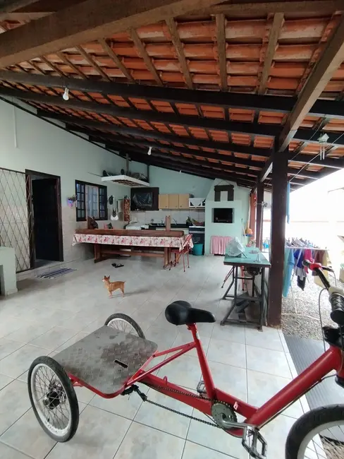 Foto 3 de Casa com 4 quartos à venda, 141m2 em Balneario Barra Do Sul - SC