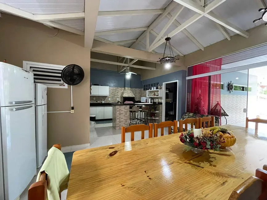 Foto 9 de Casa com 4 quartos à venda, 134m2 em Balneario Barra Do Sul - SC
