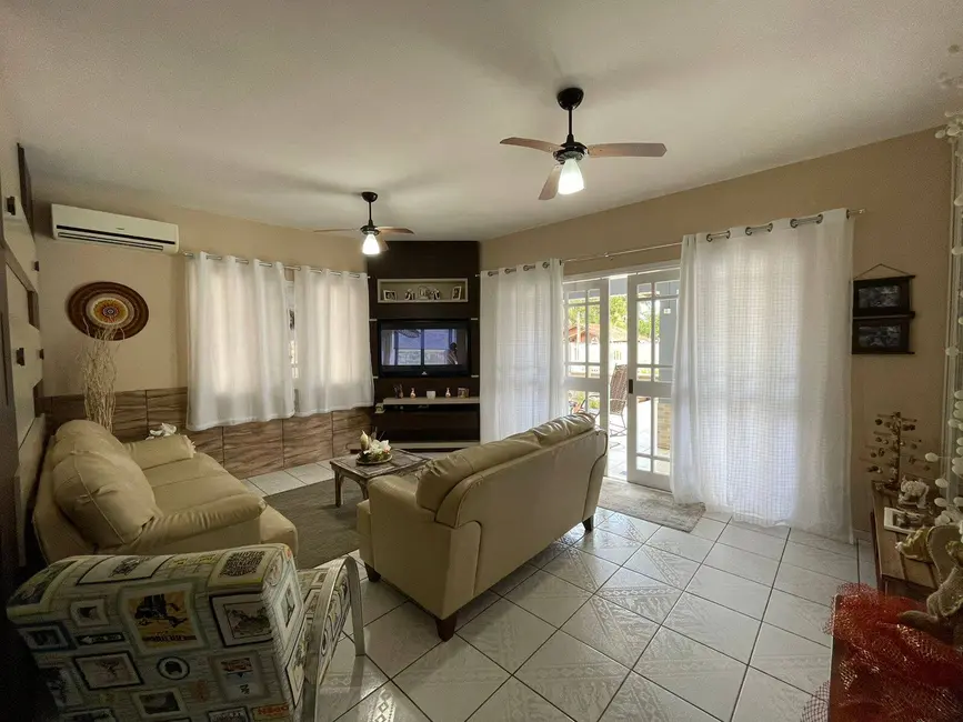 Foto 7 de Casa com 4 quartos à venda, 134m2 em Balneario Barra Do Sul - SC