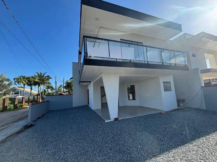 Foto 2 de Sobrado com 3 quartos à venda, 117m2 em Balneario Barra Do Sul - SC