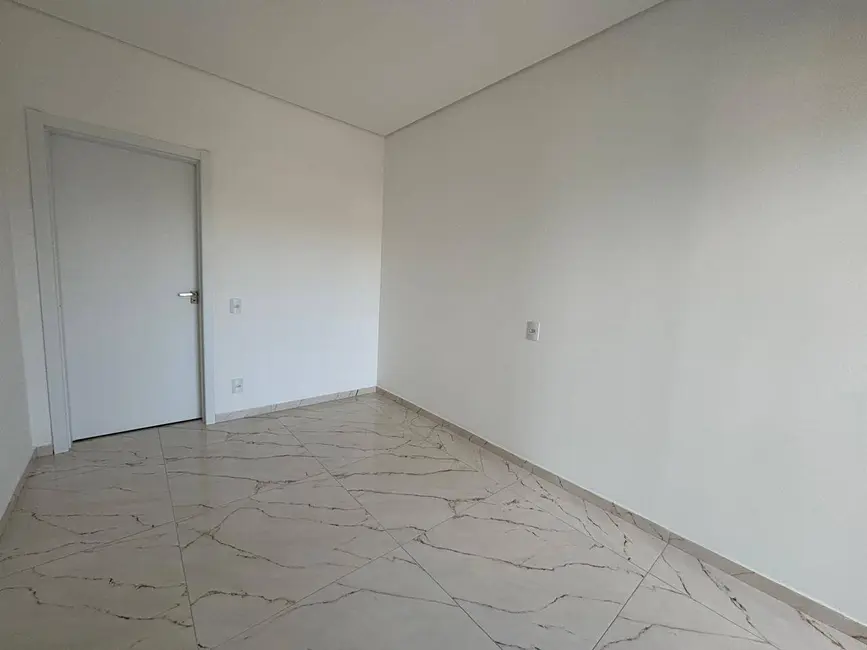 Foto 8 de Sobrado com 3 quartos à venda, 117m2 em Balneario Barra Do Sul - SC