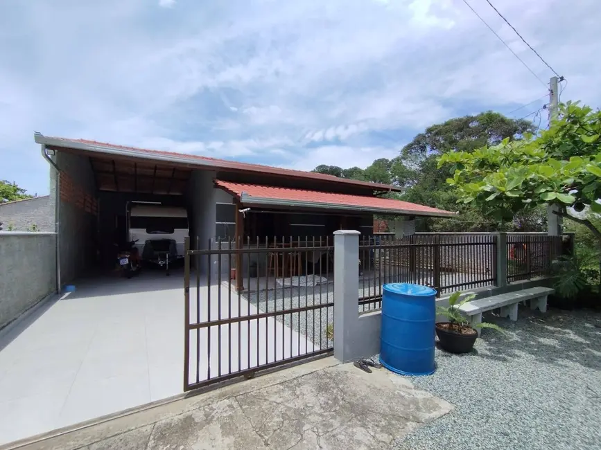 Foto 1 de Casa com 2 quartos à venda, 140m2 em Balneario Barra Do Sul - SC